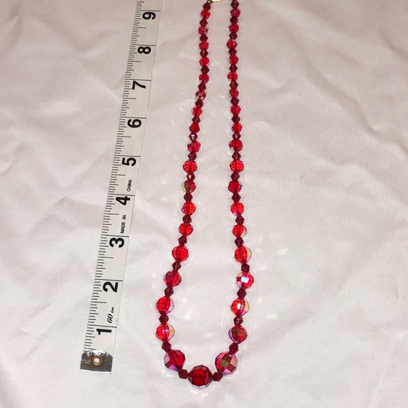 VINTAGE RED SPARKLY BEAD NECKLACE - Picture 2 of 4